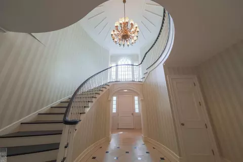 Entry Way - 180 Provencal, Grosse Pointe Farms, MI 48236 photo 4 of 21