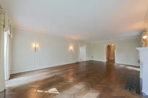 Living - 180 Provencal, Grosse Pointe Farms, MI 48236 photo 9 of 11