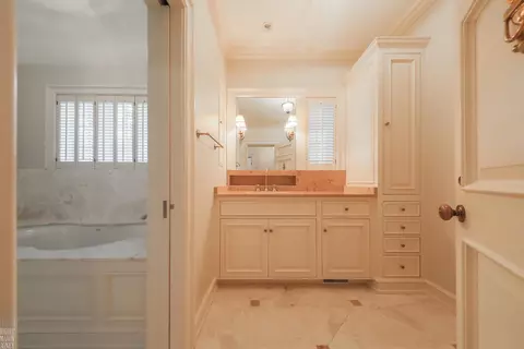 Bath - 180 Provencal, Grosse Pointe Farms, MI 48236 photo 6 of 12