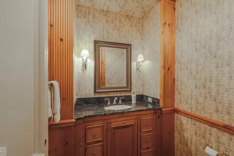 Bath - 180 Provencal, Grosse Pointe Farms, MI 48236 photo 1 of 12