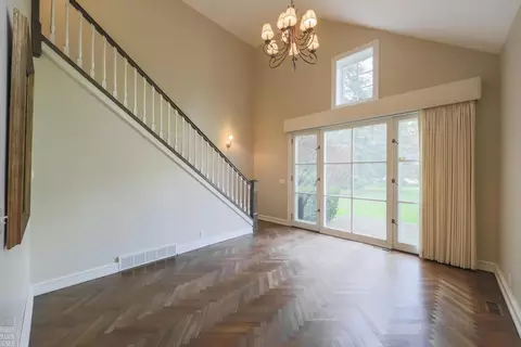 Living - 180 Provencal, Grosse Pointe Farms, MI 48236 photo 7 of 11