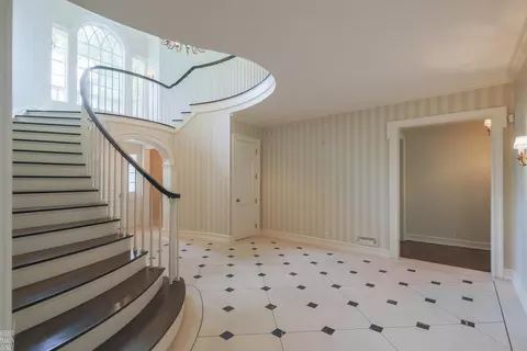 Entry Way - 180 Provencal, Grosse Pointe Farms, MI 48236 photo 3 of 21
