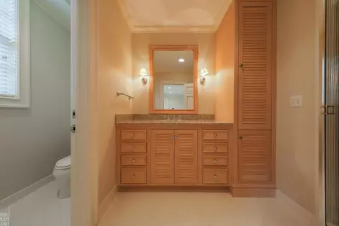Bath - 180 Provencal, Grosse Pointe Farms, MI 48236 photo 12 of 12