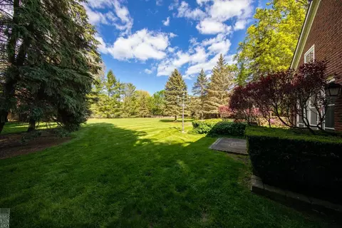 Exterior - 180 Provencal, Grosse Pointe Farms, MI 48236 photo 4 of 8