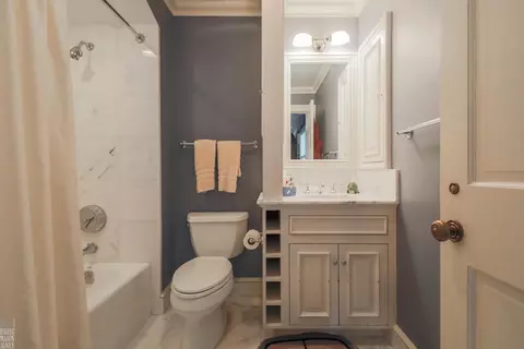 Bath - 180 Provencal, Grosse Pointe Farms, MI 48236 photo 9 of 12