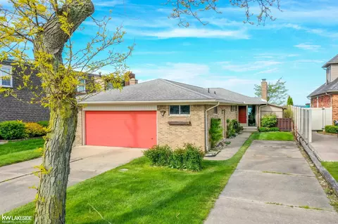 38446 Lakeshore, Harrison Township, MI 48045