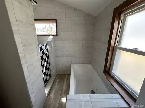Bath - 30141 Co Rd 581, Ishpeming, MI 49849 photo 3 of 5