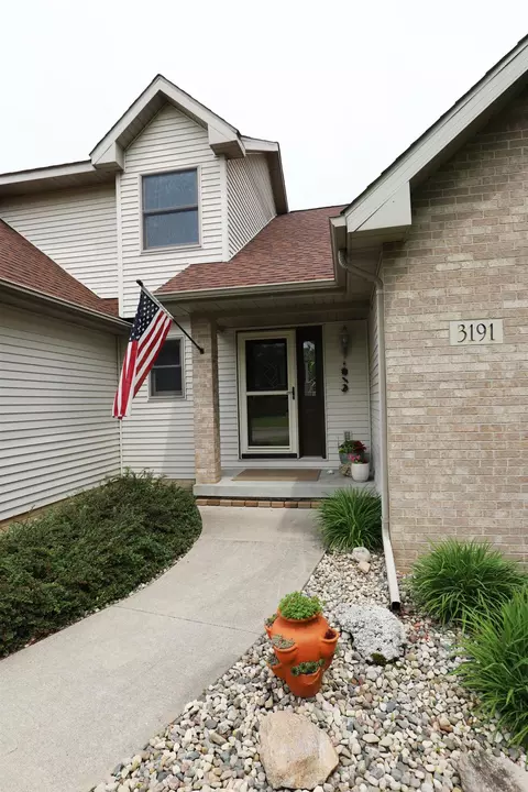 3191 Woodvalley, Flushing, MI 48433 photo 3
