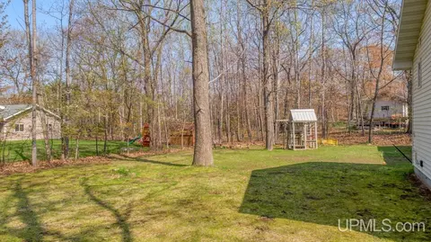 23 Sandy, Gladstone, MI 49837 photo 28