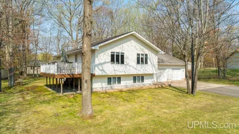 23 Sandy, Gladstone, MI 49837 photo 2