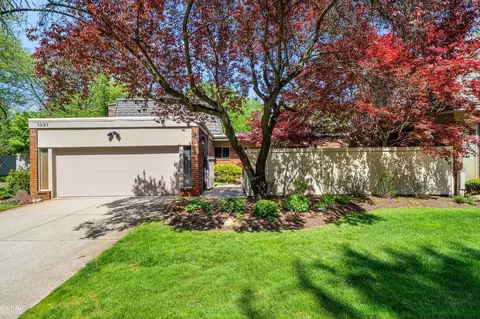 1021 Stratford, Bloomfield Hills, MI 48304