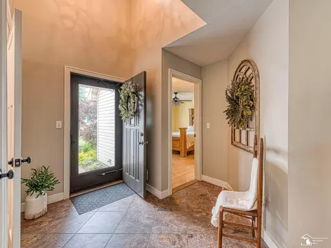 Entry Way - 635 N Roessler, Monroe, MI 48162 photo 3 of 7