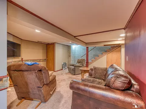 Living - 635 N Roessler, Monroe, MI 48162 photo 9 of 9