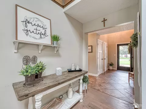 Entry Way - 635 N Roessler, Monroe, MI 48162 photo 1 of 7