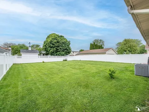 Exterior - 635 N Roessler, Monroe, MI 48162 photo 3 of 7