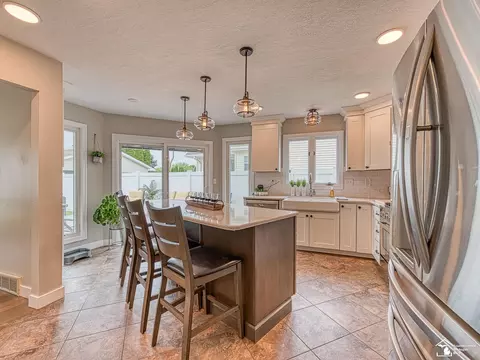 Kitchen - 635 N Roessler, Monroe, MI 48162 photo 2 of 5