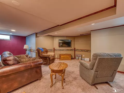 Living - 635 N Roessler, Monroe, MI 48162 photo 8 of 9