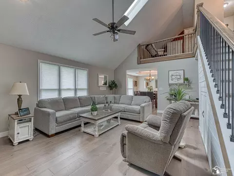 Living - 635 N Roessler, Monroe, MI 48162 photo 5 of 9