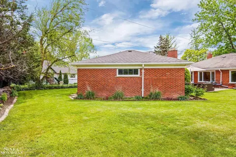 Exterior - 50 Hampton, Grosse Pointe Shores, MI 48236 photo 6 of 11