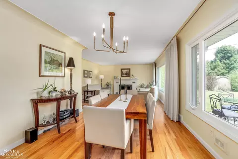 Dining - 50 Hampton, Grosse Pointe Shores, MI 48236 photo 2 of 3
