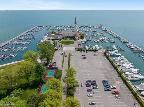Exterior - 50 Hampton, Grosse Pointe Shores, MI 48236 photo 10 of 11