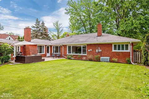 Exterior - 50 Hampton, Grosse Pointe Shores, MI 48236 photo 5 of 11