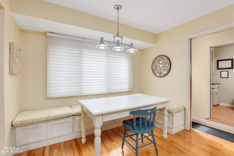 Dining - 50 Hampton, Grosse Pointe Shores, MI 48236 photo 3 of 3