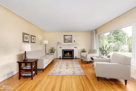 Living - 50 Hampton, Grosse Pointe Shores, MI 48236 photo 2 of 4