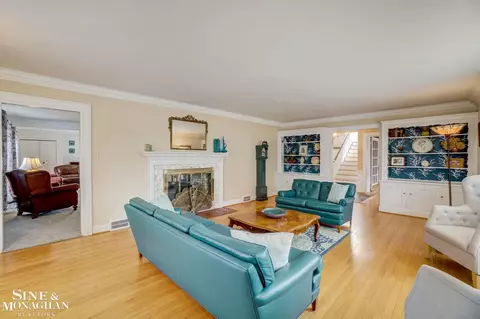 Living - 606 Pemberton, Grosse Pointe Park, MI 48230 photo 3 of 6