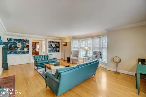 Living - 606 Pemberton, Grosse Pointe Park, MI 48230 photo 2 of 6