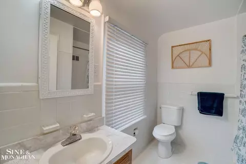 Bath - 606 Pemberton, Grosse Pointe Park, MI 48230 photo 6 of 8