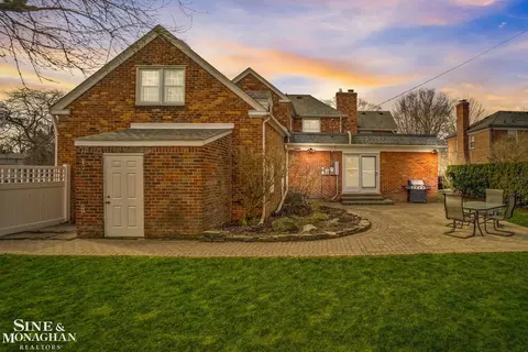 Exterior - 606 Pemberton, Grosse Pointe Park, MI 48230 photo 8 of 20