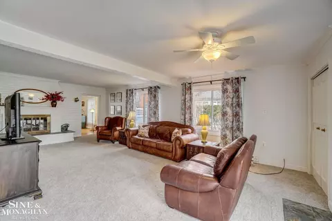 Living - 606 Pemberton, Grosse Pointe Park, MI 48230 photo 6 of 6
