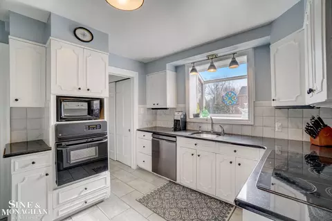 Kitchen - 606 Pemberton, Grosse Pointe Park, MI 48230 photo 1 of 3