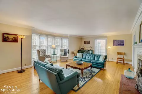 Living - 606 Pemberton, Grosse Pointe Park, MI 48230 photo 1 of 6
