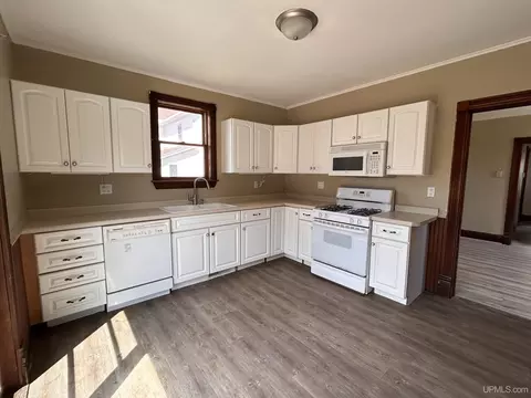 20909 Third, Hancock, MI 49930 photo 8