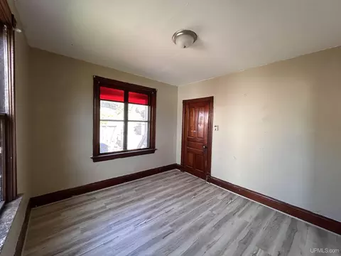 20909 Third, Hancock, MI 49930 photo 4