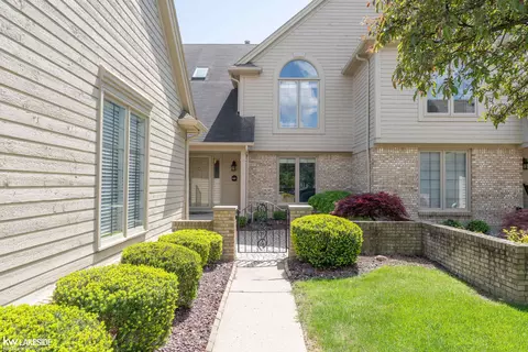 16963 Crystal, Macomb, MI 48042 photo 3