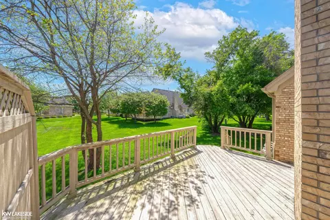 16963 Crystal, Macomb, MI 48042 photo 5