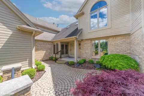 16963 Crystal, Macomb, MI 48042 photo 4