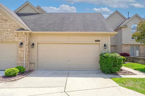 16963 Crystal, Macomb, MI 48042 photo 2