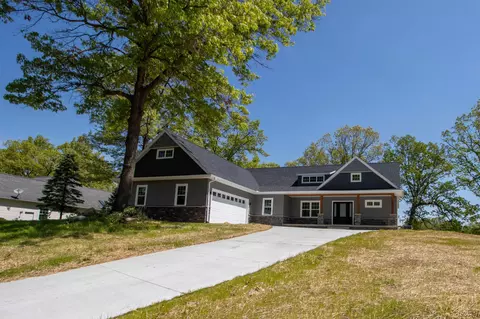 2078 Scenic Hls, Jackson, MI 49201