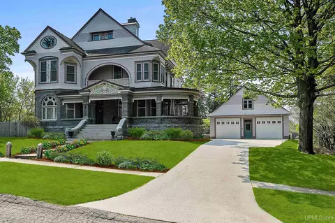 403 E Ludington, Iron Mountain, MI 49801