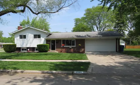 12085 Racine, Warren, MI 48093
