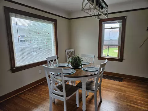 Dining - 145 Maple, Monroe, MI 48162 photo 2 of 3