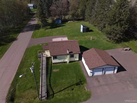 1821 S Woolsey, Bessemer, MI 49959