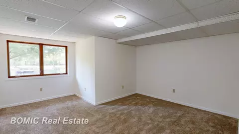 Bedroom - 5770 Ormes, Vassar, MI 48768 photo 3 of 3