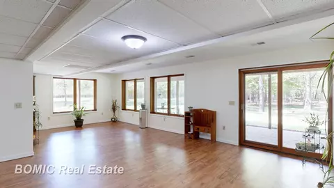 Living - 5770 Ormes, Vassar, MI 48768 photo 1 of 4