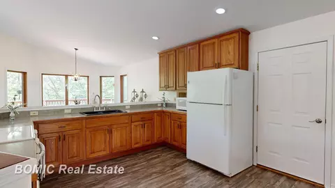 Kitchen - 5770 Ormes, Vassar, MI 48768 photo 3 of 3