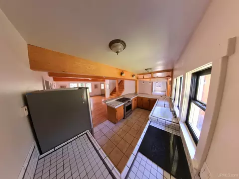 Kitchen - 4385 K, Bark River, MI 49807 photo 2 of 3
